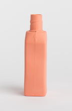 Carica l'immagine nel visualizzatore di Gallery, Vaso in Porcellana #12 Salmon - Foekje Fleur