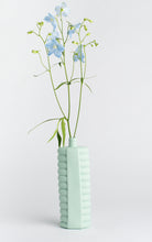 Carica l&#39;immagine nel visualizzatore di Gallery, Vaso in Porcellana #10 Mint- Foekje Fleur
